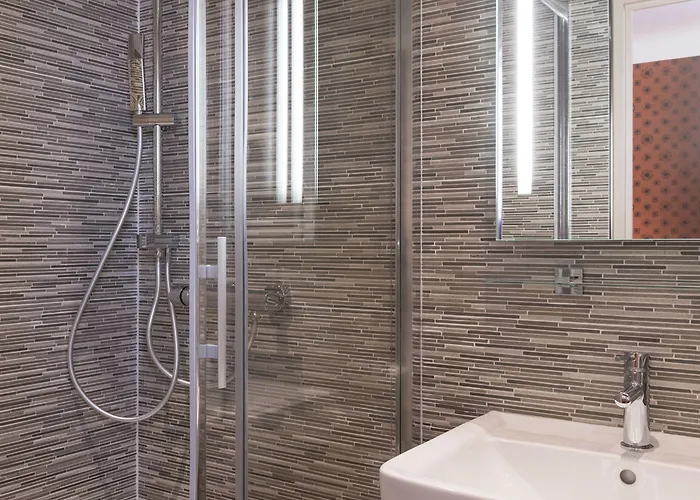 Отель Wyld Saint Germain 3*