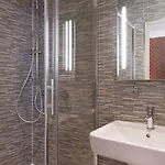 Отель Wyld Saint Germain 3*
