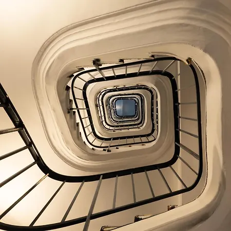 Wyld Saint Germain 호텔