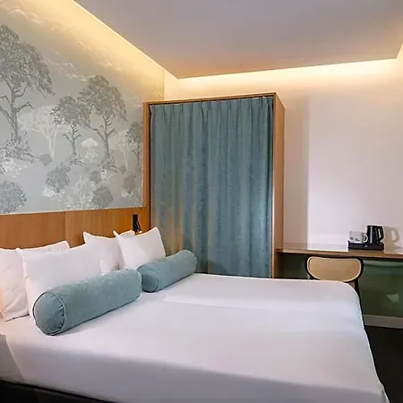 Wyld Saint Germain Hotel