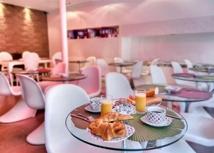 Wyld Saint Germain Hotel