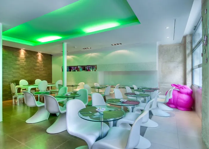 Wyld Saint Germain Hotel